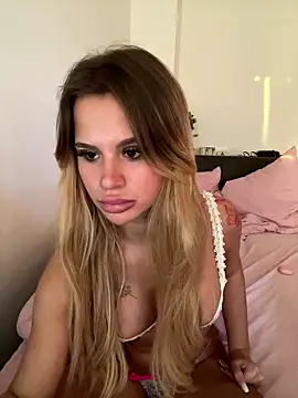 Snapshot of Danielaa_2005 chatting on 01/09/26, 03:19 Danielaa 2005 online show from 01/09/26, 03:19