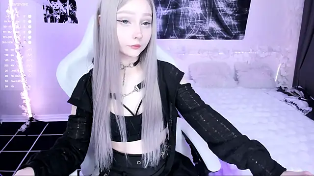 Snapshot of lyric4 chatting on 03/03/26, 01:23 lyric4 online show from 03/03/26, 01:23