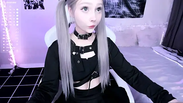 Snapshot of lyric4 chatting on 02/14/26, 06:35 lyric4 online show from 02/14/26, 06:35