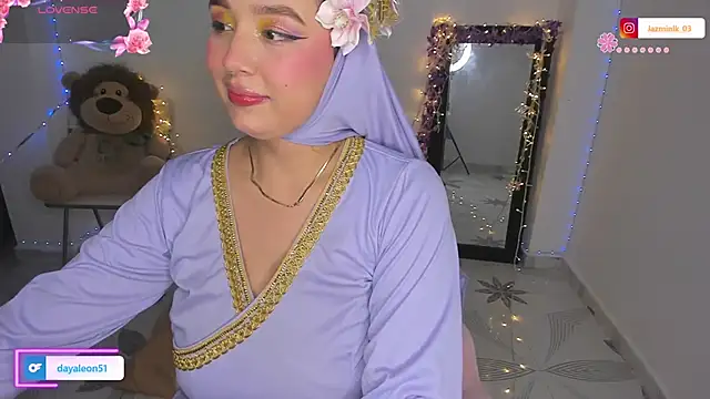 Jazmin kithana online show from 03/31/26, 03:19