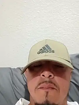 Snapshot of Lalin2323 chatting on 02/24/26, 12:44 Lalin2323 online show from 02/24/26, 12:44