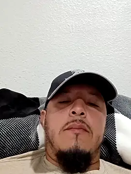 Snapshot of Lalin2323 chatting on 02/06/26, 01:01 Lalin2323 online show from 02/06/26, 01:01