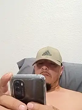 Snapshot of Lalin2323 chatting on 03/01/26, 10:32 Lalin2323 online show from 03/01/26, 10:32