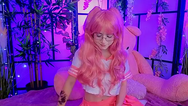 ReynaRey online show from 12/02/25, 08:21