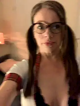 Snapshot of CherryCe chatting on 01/06/26, 10:36 CherryCe online show from 01/06/26, 10:36