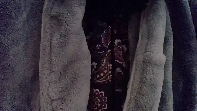 gatitachula93 online show from 12/05/25, 12:26