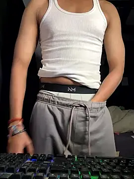 Snapshot of fitboy_xxx chatting on 01/08/26, 12:05 fitboy xxx online show from 01/08/26, 12:05