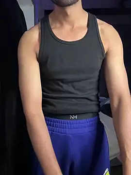 Snapshot of fitboy_xxx chatting on 12/17/25, 07:41 fitboy xxx online show from 12/17/25, 07:41