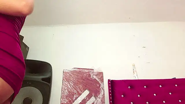 lucy devil23 online show from 12/17/25, 10:04