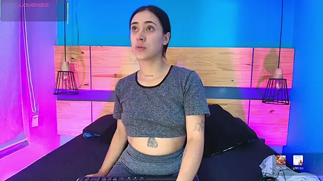 Snapshot of Ariana_collinss chatting on 05/08/26, 11:58 Ariana collinss online show from 05/08/26, 11:58