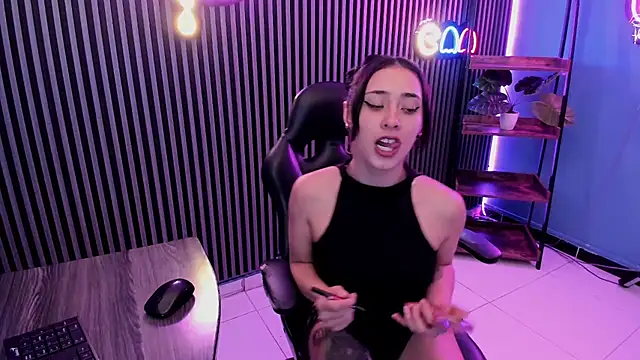 Ariana collinss online show from 12/21/25, 12:18