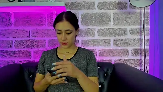 Snapshot of Ariana_collinss chatting on 05/15/26, 02:15 Ariana collinss online show from 05/15/26, 02:15