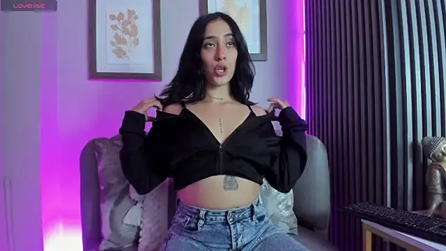 Ariana collinss online show from 03/27/26, 04:41