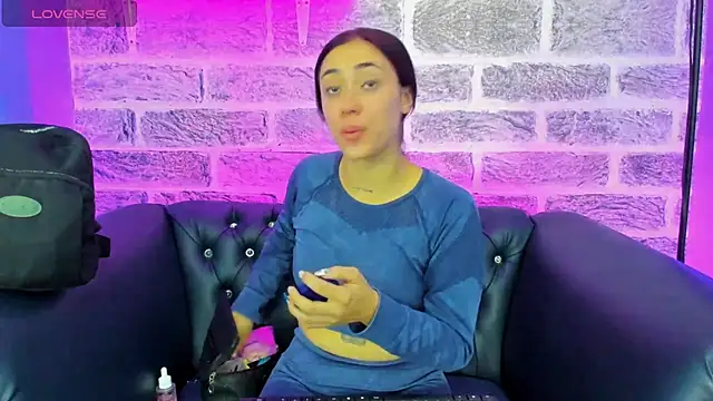 Snapshot of Ariana_collinss chatting on 05/14/26, 12:24 Ariana collinss online show from 05/14/26, 12:24