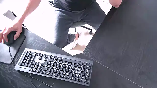 Snapshot of TRESBONNEBITE chatting on 02/12/26, 03:12 TRESBONNEBITE online show from 02/12/26, 03:12