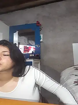 Snapshot of Estefanny_Lolyy chatting on 06/15/26, 02:23 Estefanny Lolyy online show from 06/15/26, 02:23