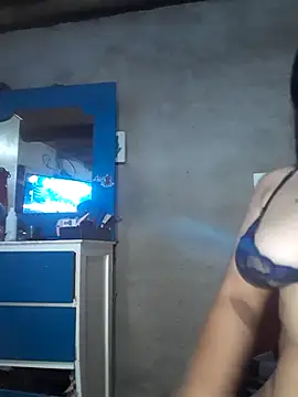 Estefanny Lolyy online show from 01/11/26, 05:36