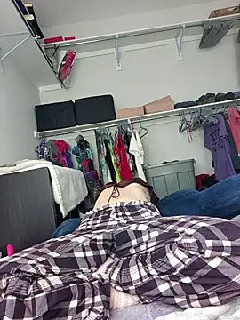 poleslut69 online show from 04/24/26, 01:57