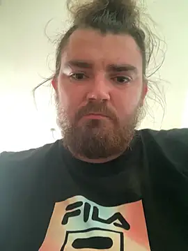 Snapshot of Fafane25 chatting on 03/03/26, 04:03 Fafane25 online show from 03/03/26, 04:03