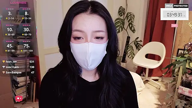 nayomi 34f online show from 04/22/26, 07:48