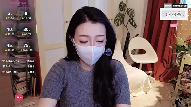 nayomi 34f online show from 04/11/26, 07:27