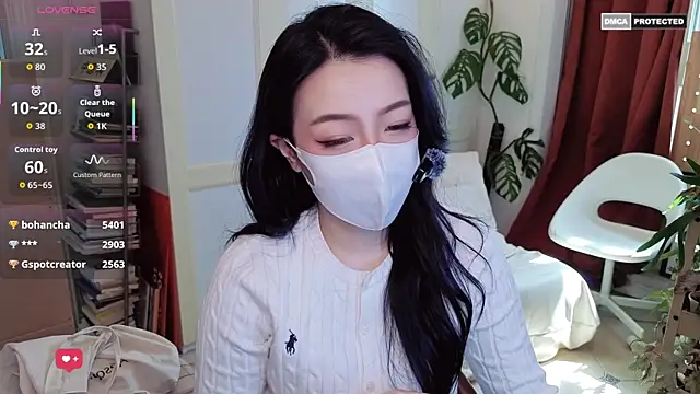 nayomi 34f online show from 04/07/26, 03:08