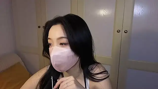 nayomi 34f online show from 12/16/25, 11:03