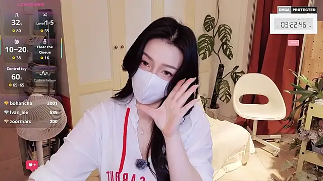 nayomi 34f online show from 04/24/26, 07:21