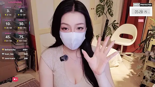 nayomi 34f online show from 04/23/26, 09:27