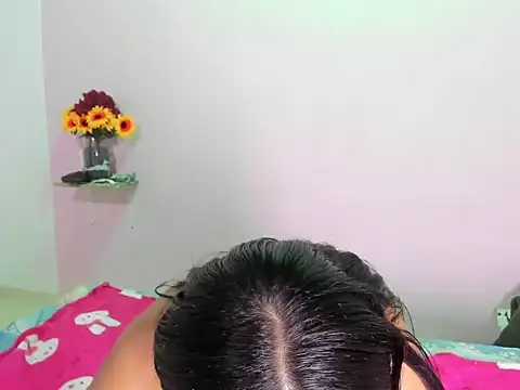 18teenssexy online show from 02/14/26, 12:00