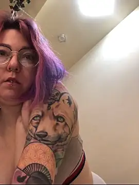 toxic-and-stuffy online show from 12/01/25, 07:59