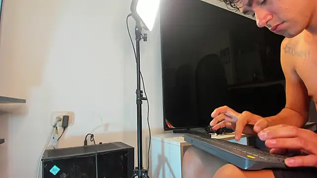 Latin boys79 online show from 02/28/26, 05:18