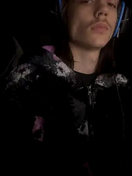 Snapshot of DkAuxier1 chatting on 12/15/25, 01:44 DkAuxier1 online show from 12/15/25, 01:44