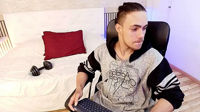 PatrickS25 online show from 12/16/25, 03:44