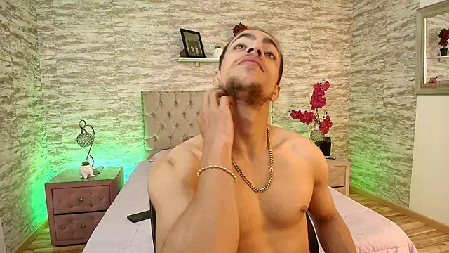 PatrickS25 online show from 12/03/25, 04:35