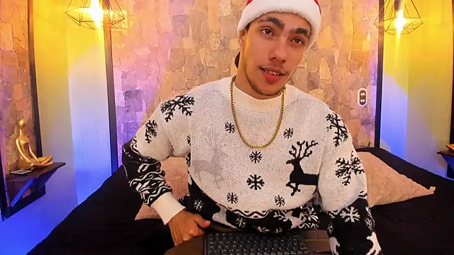 Snapshot of PatrickS25 chatting on 12/02/25, 04:47 PatrickS25 online show from 12/02/25, 04:47