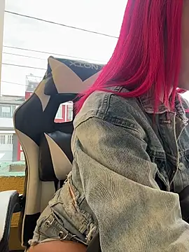 Scarlett firee online show from 12/19/25, 05:04