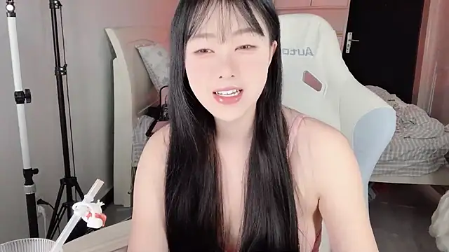 Snapshot of CCmakelong chatting on 06/10/26, 05:19 CCmakelong online show from 06/10/26, 05:19