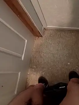 cmoneyyy021 online show from 01/10/26, 03:24