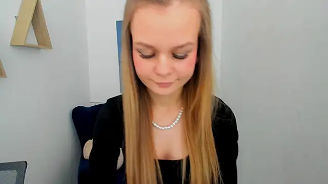 MidnighteAura online show from 03/05/26, 11:51