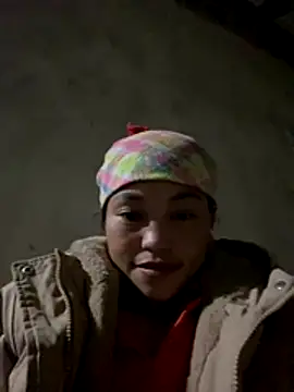 Snapshot of Lilik2 chatting on 12/14/25, 10:04 Lilik2 online show from 12/14/25, 10:04