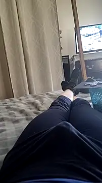 Snapshot of Olewrench35 chatting on 12/19/25, 05:48 Olewrench35 online show from 12/19/25, 05:48