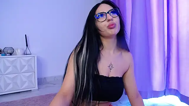 Snapshot of RavenFoxxy chatting on 07/16/26, 06:21 RavenFoxxy online show from 07/16/26, 06:21
