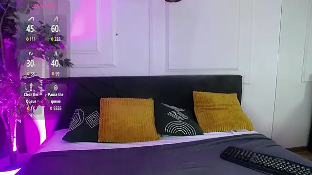 RavenFoxxy online show from 03/26/26, 06:44