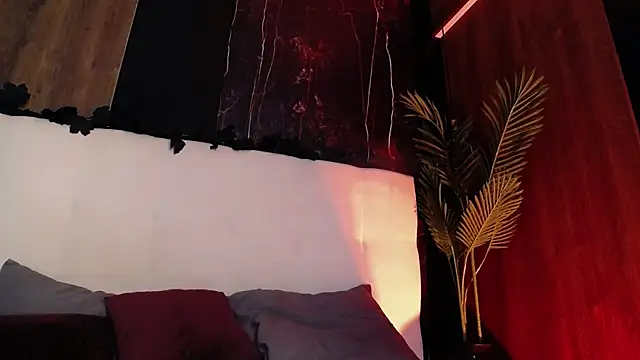 RavenFoxxy online show from 05/12/26, 05:37