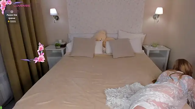 Victori Fox online show from 04/09/26, 12:01