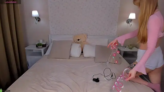 Victori Fox online show from 03/29/26, 11:50