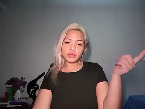 Tina Slick online show from 06/04/26, 02:22