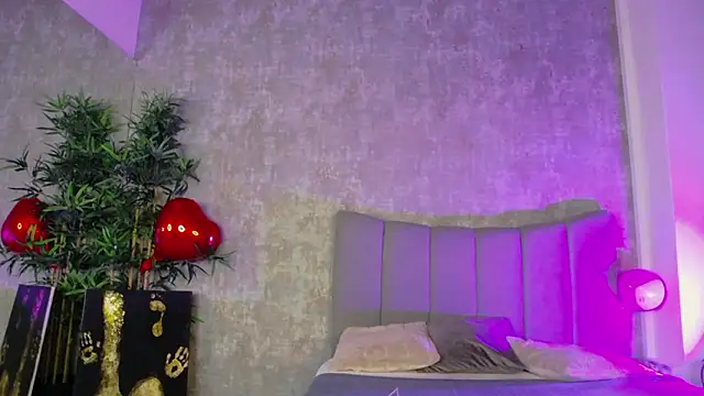 LucyRayy online show from 02/24/26, 08:10