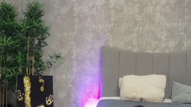 LucyRayy online show from 02/07/26, 08:06